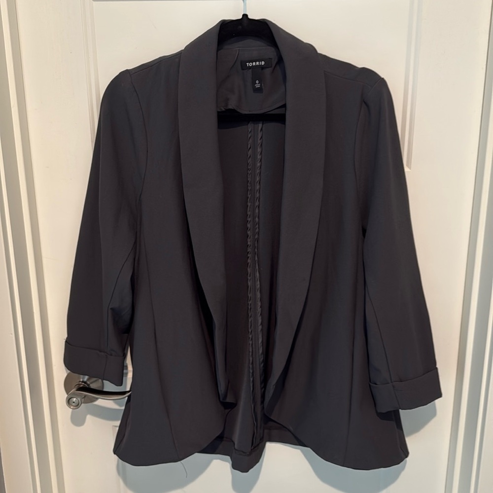 Torrid 0x plus dark gray charcoal long blazer like new